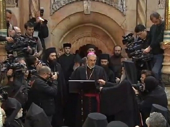 Msgr Pizzaballa Edicule Holy Sepulchre - March 22, 2017